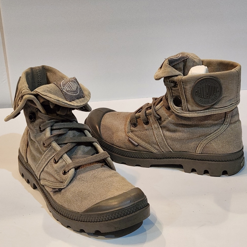 Palladium Womens Baggy High Rise Boots Size 9 Gray Toe Cap Rubber Sole Retro
